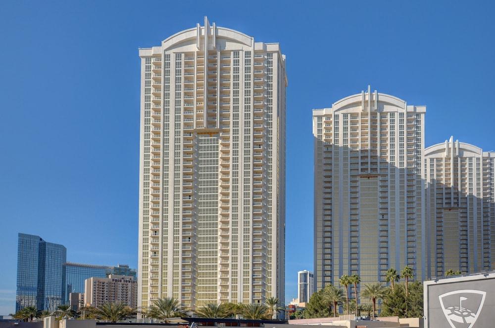 Jet Luxury Resorts @ The Signature Condo Hotel photo 88