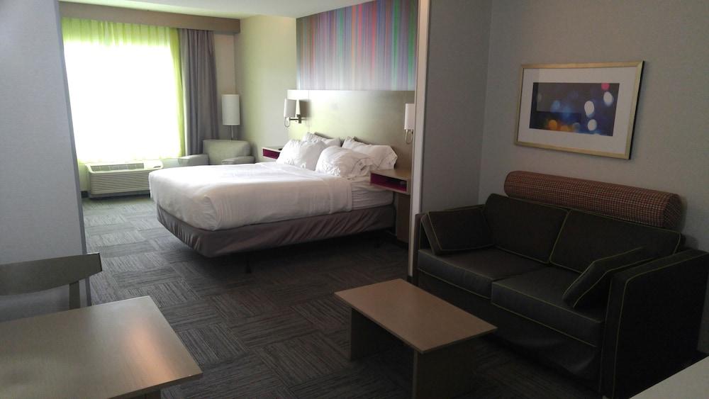 Holiday Inn Express & Suites Shippensburg by IHG photo 16