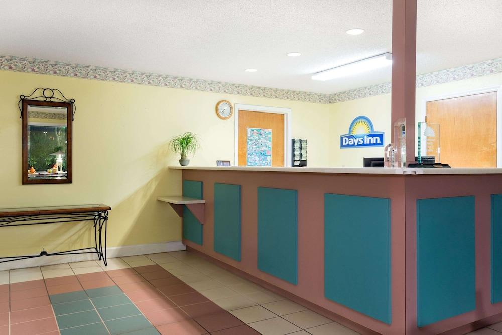 Days Inn by Wyndham Lamont/Monticello photo 4