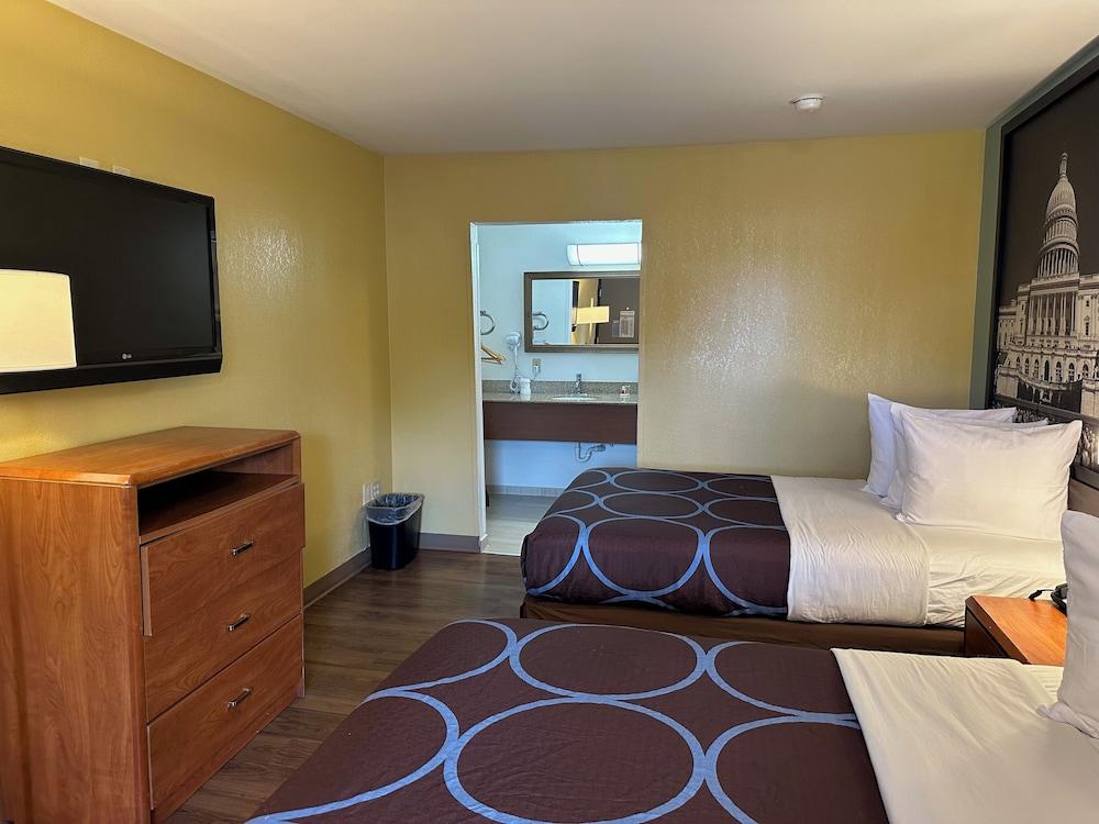 Super 8 by Wyndham Alexandria/Washington D.C. Area photo 7