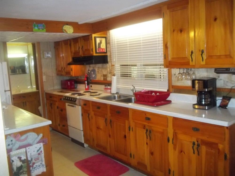 Lake Winnipesaukee Motel photo 26