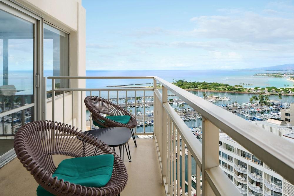 Ilikai Hotel & Luxury Suites photo 46