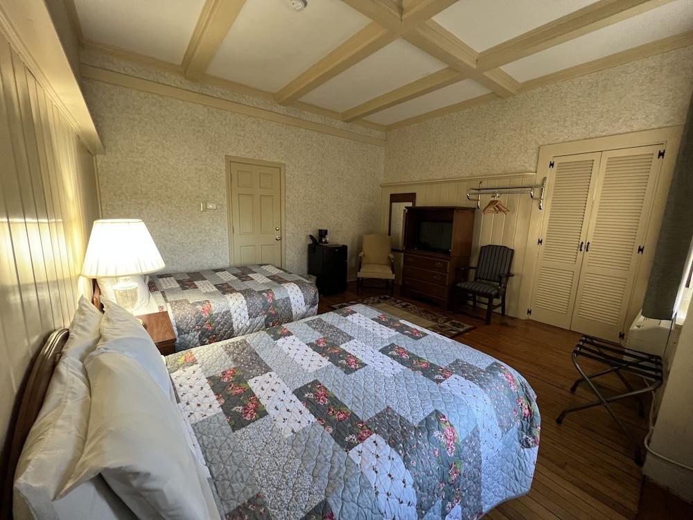 School House Inn photo 11