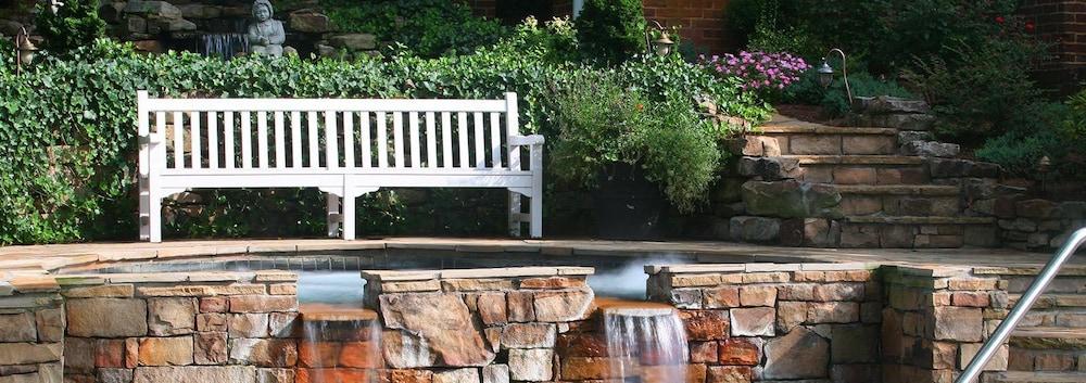 The Martha Washington Inn And Spa photo 6