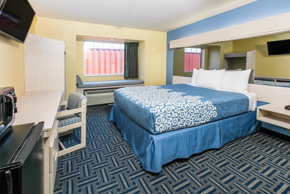Days Inn & Suites by Wyndham Pryor photo 14