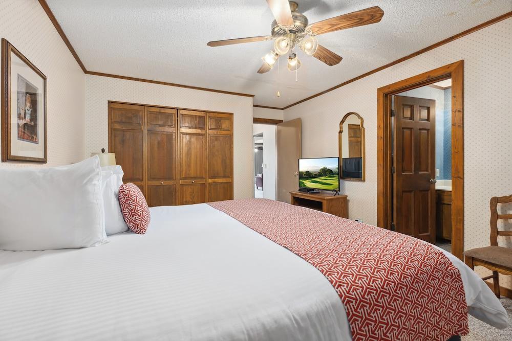 The Lodges at Breezy Point photo 14