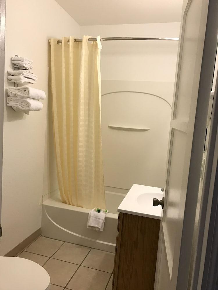 Canyonlands Motor Inn photo 31