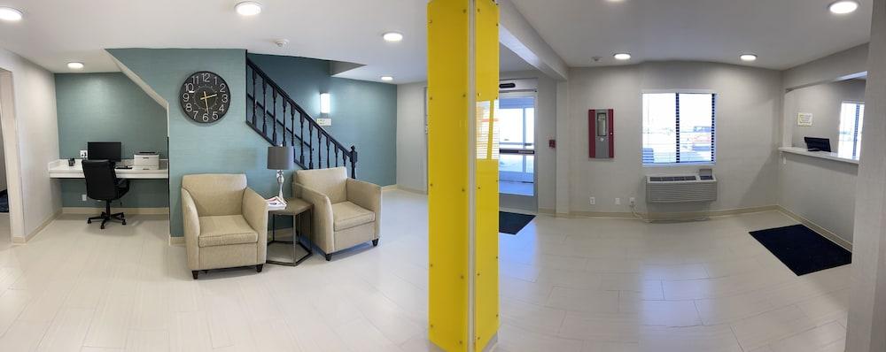 Super 8 by Wyndham York NE photo 12