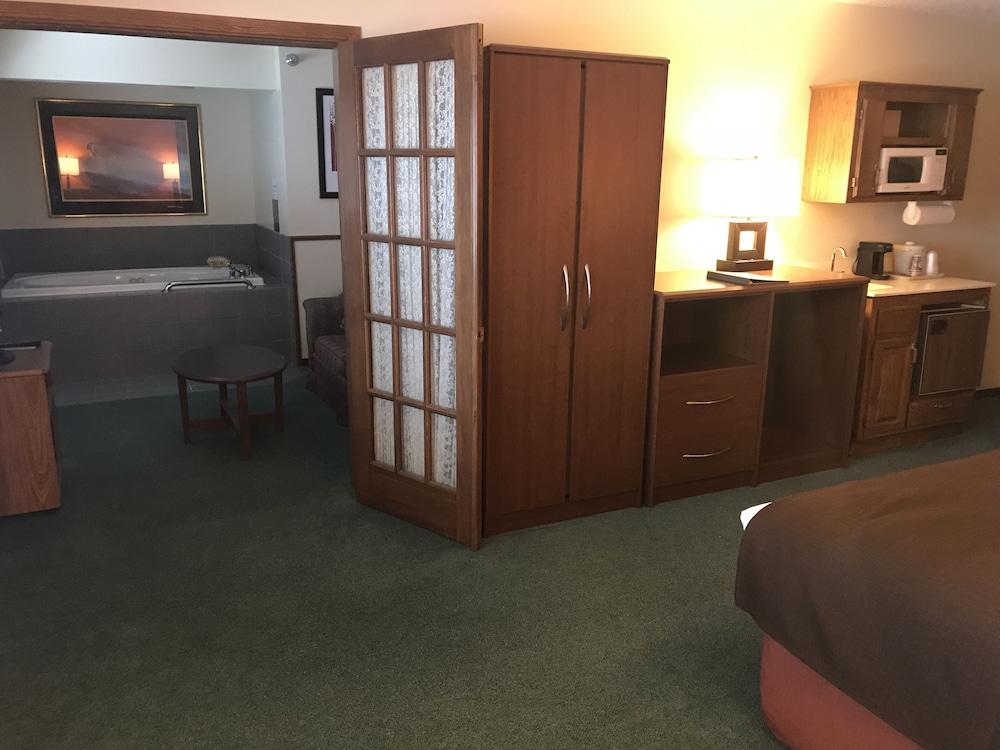 Northwoods Inn & Suites Blackduck photo 3