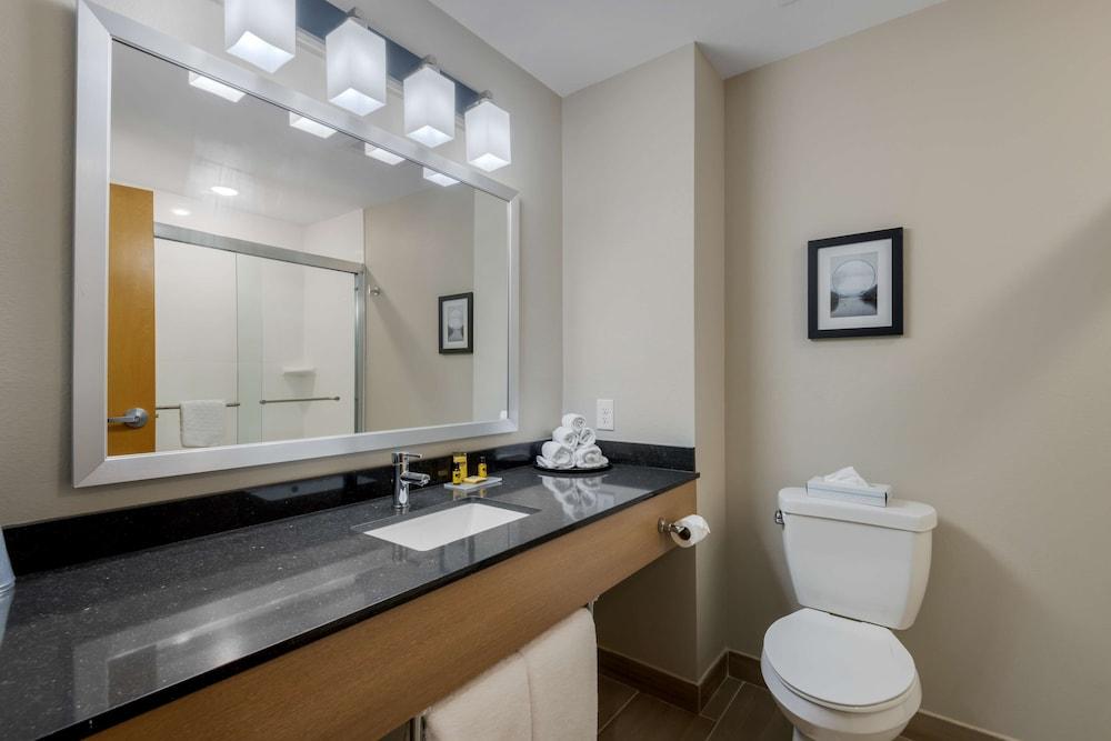 Best Western Plus Rumford Falls photo 33