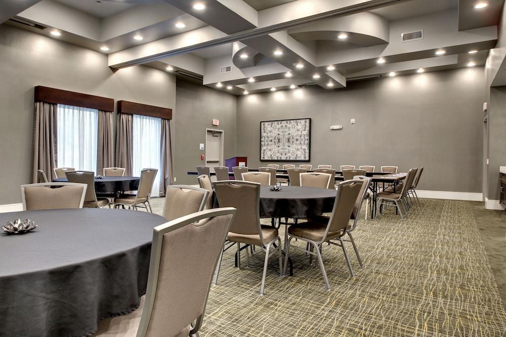 Holiday Inn Express Hotel & Suites Albany by IHG photo 18