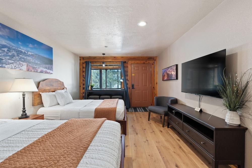 Duck Creek Village Inn photo 100