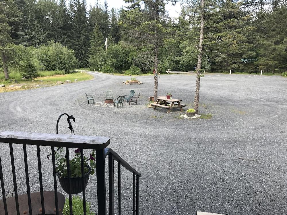 Twin Peaks Lodge and RV Park photo 41