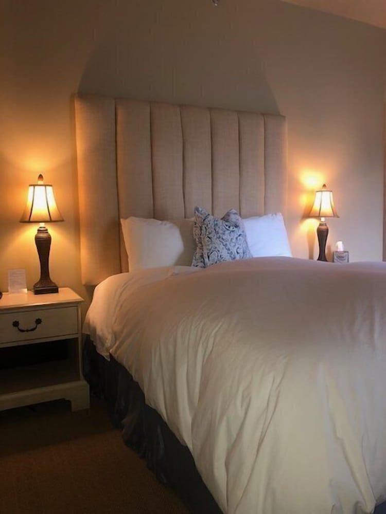 Blue Bay Inn photo 17
