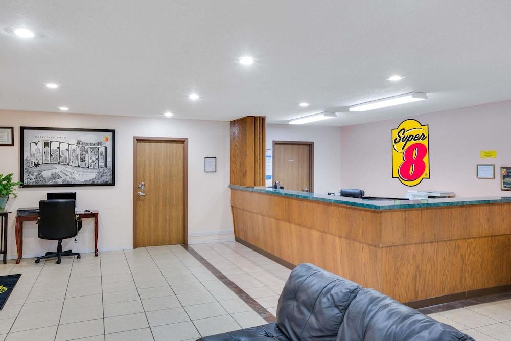 Super 8 by Wyndham Kennett photo 3