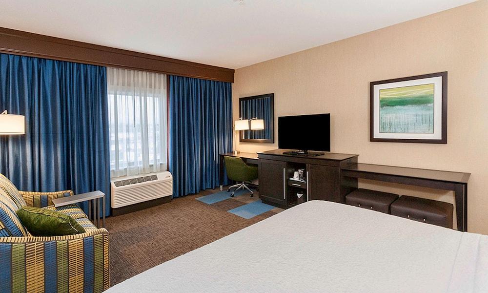 Hampton Inn & Suites Duluth North/Mall Area photo 10