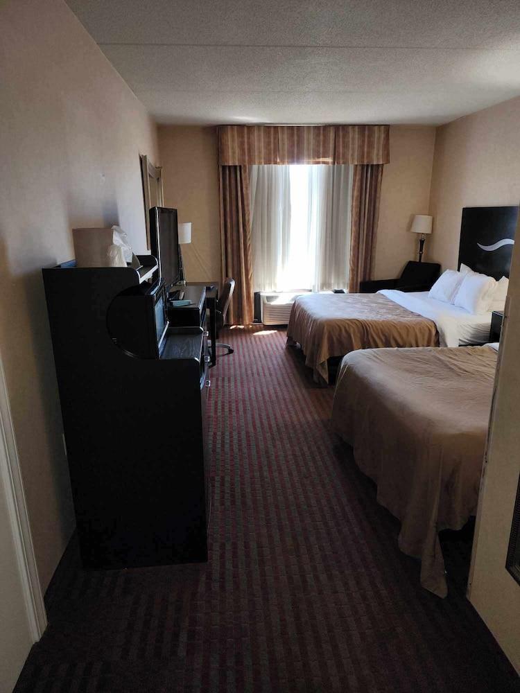 Quality Inn & Suites Somerset Downtown photo 8