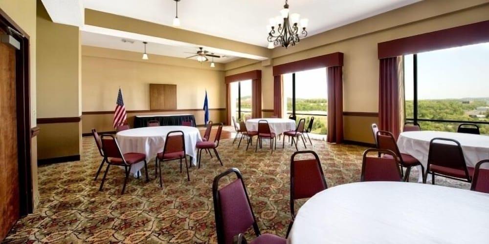 Grand Plaza Hotel & Conference Center photo 7