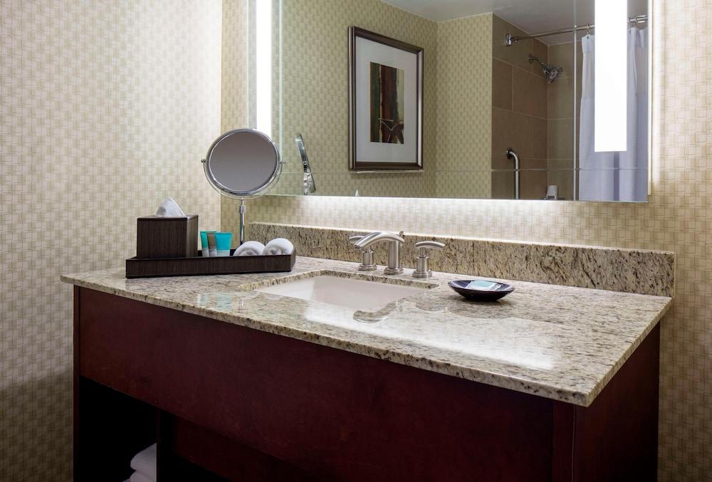 Sonesta Hotel Houston IAH Airport photo 34