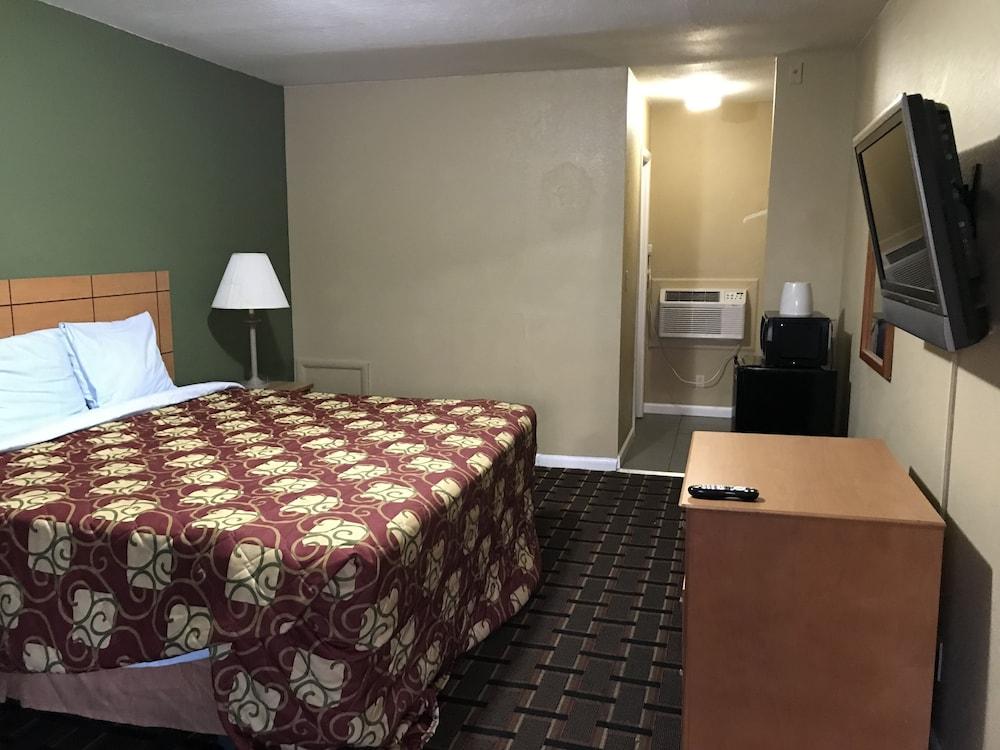 Princess Motel Maryville photo 18