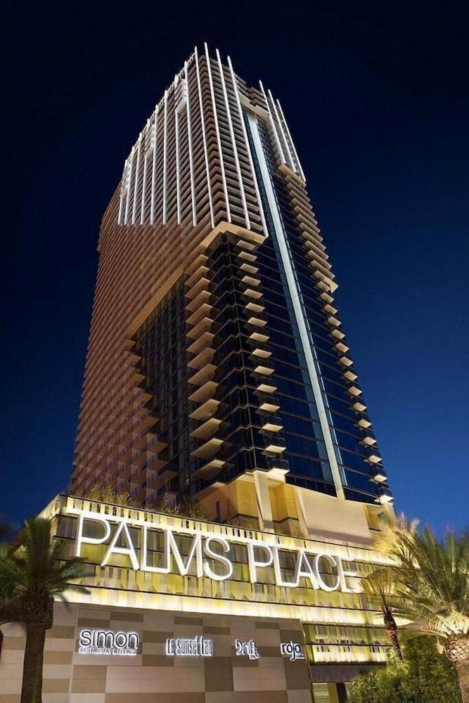 Palms Place photo 3