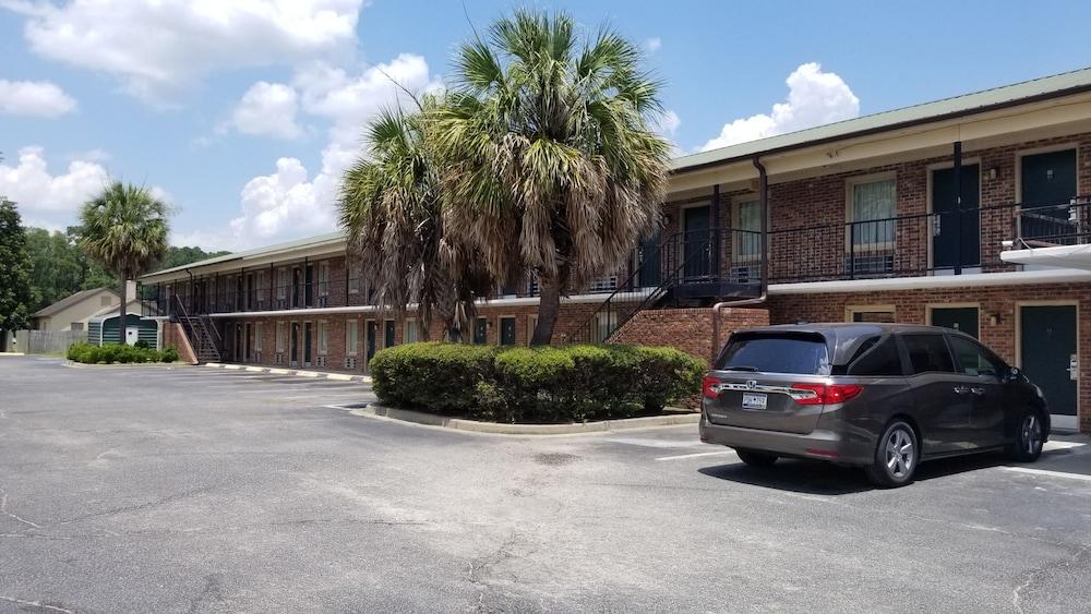 Palmetto Inn photo 6