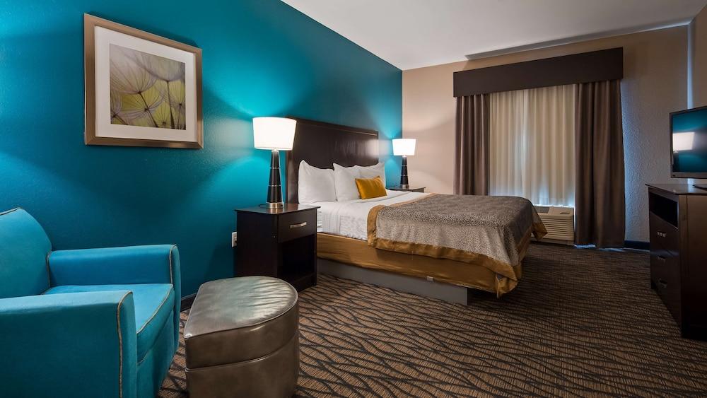 Best Western Plus Hiawatha Hotel photo 13