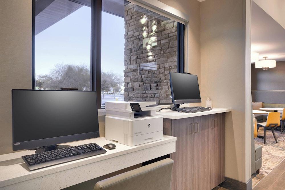 Residence Inn by Marriott Phoenix West/Avondale photo 40