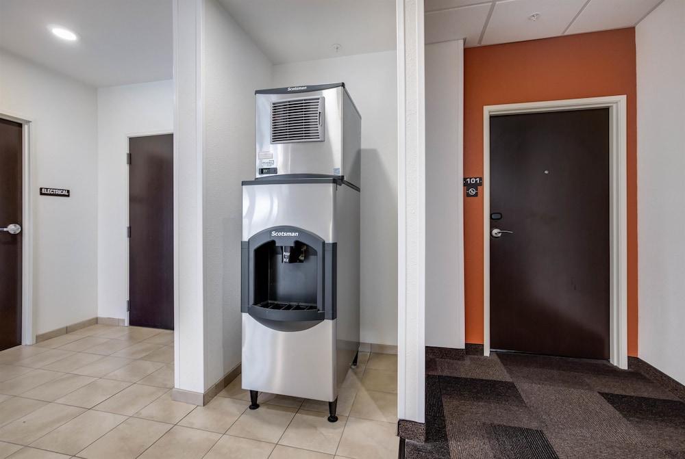 Motel 6 Poplar Bluff, MO photo 59