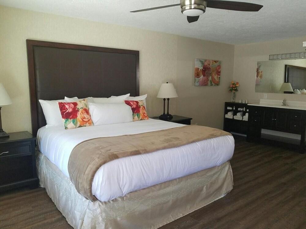 The Waldport Inn photo 8