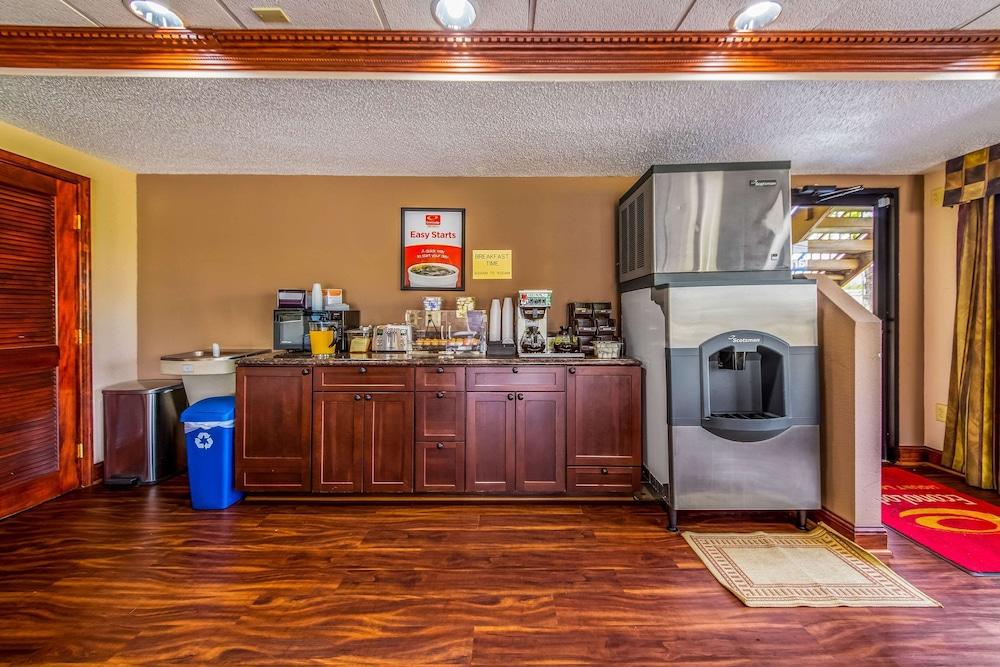 Econo Lodge Mount Laurel - Philadelphia East photo 21