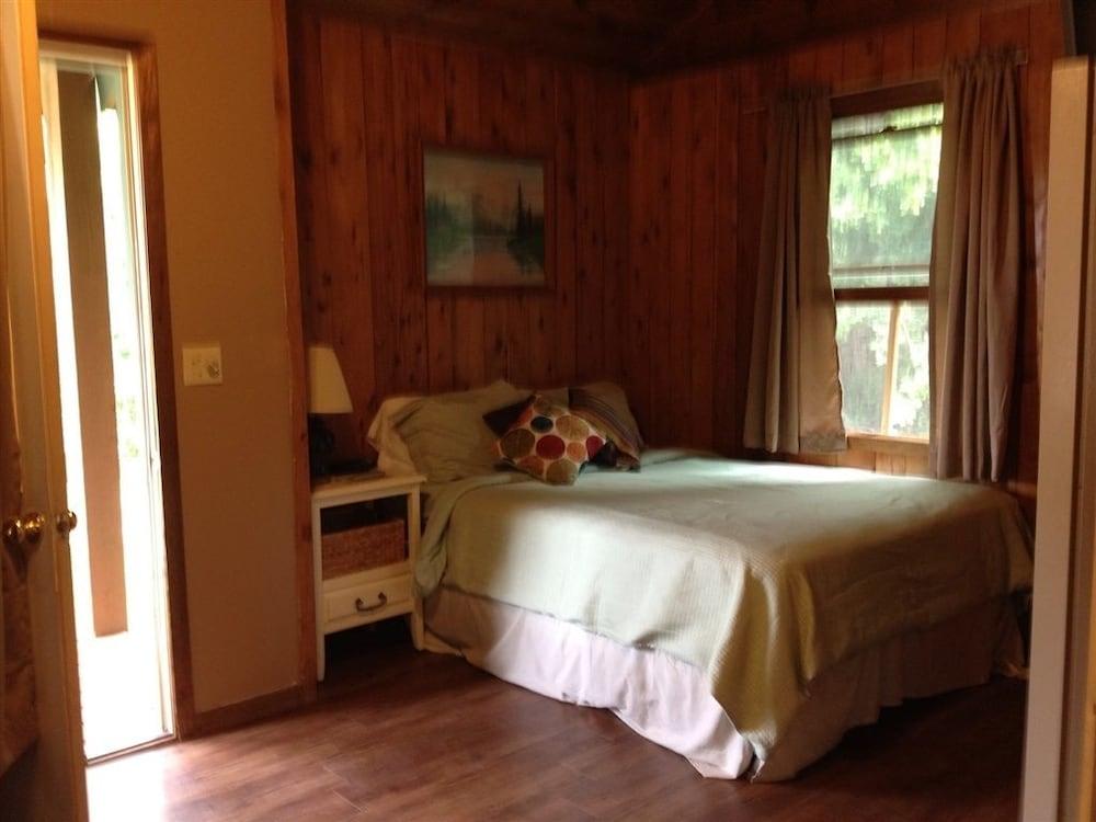 Hilltop Cabins and Motel photo 2