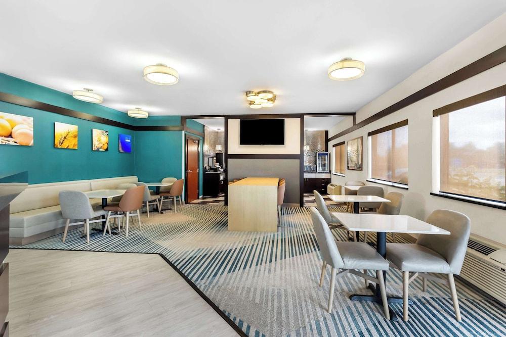 Comfort Inn Marion photo 36