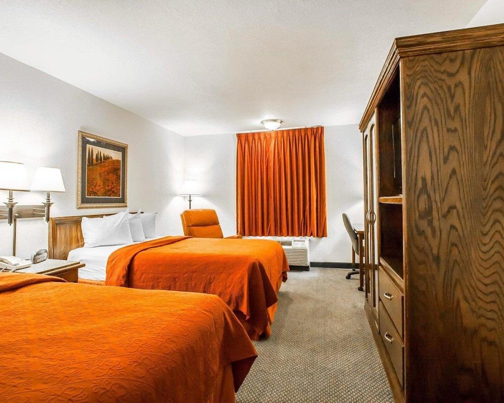 Quality Inn and Suites photo 17