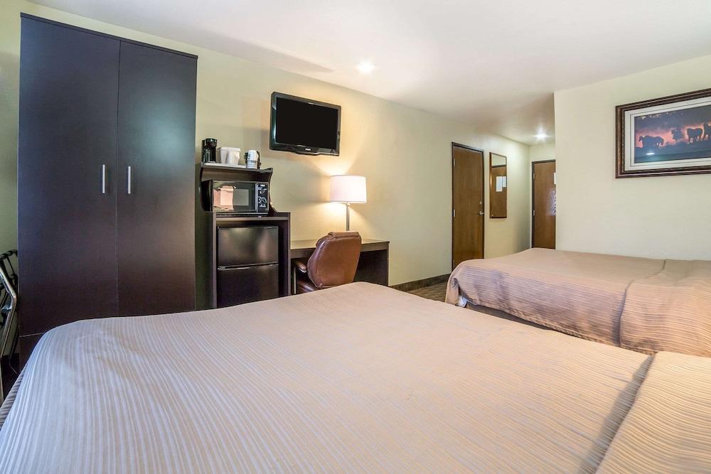 Quality Inn & Suites Elko photo 22