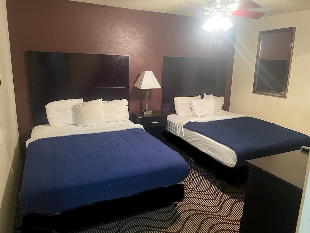 Relax Inn photo 12