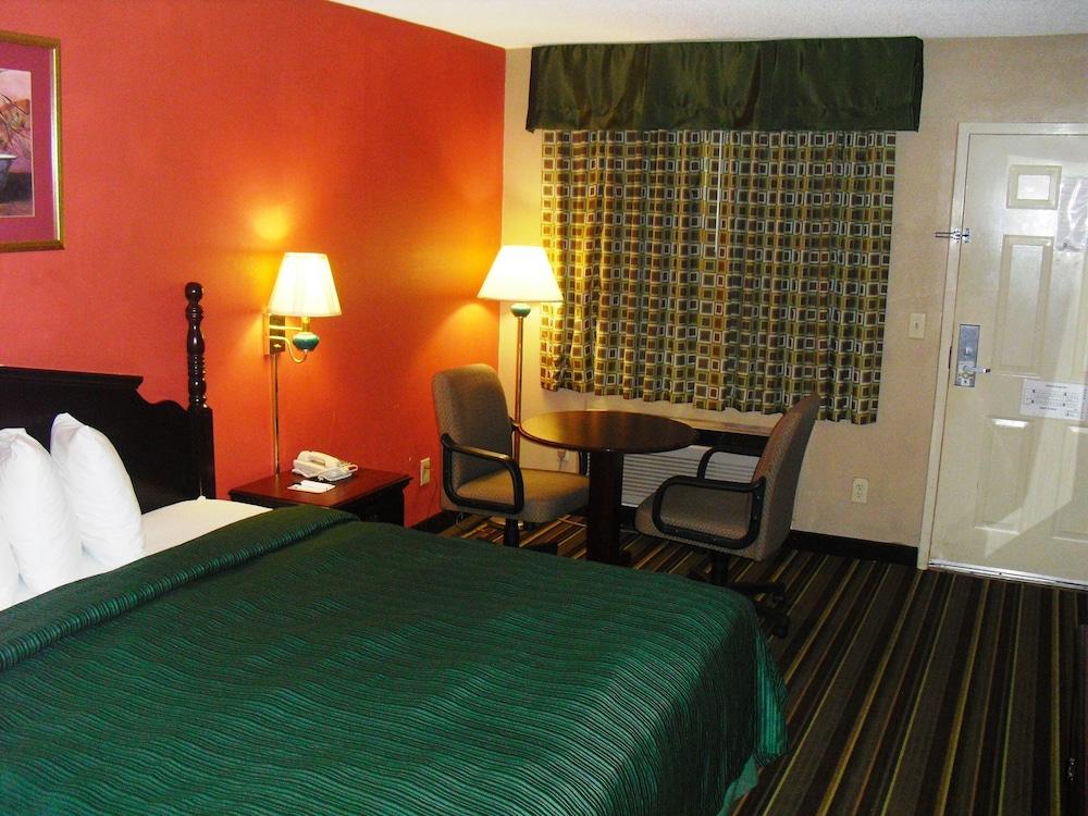 Quality Inn & Suites Macon North photo 15