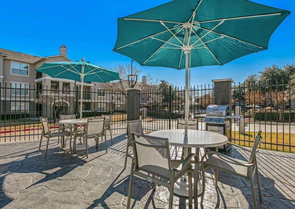 La Quinta Inn & Suites by Wyndham DFW West-Glade Parks photo 26