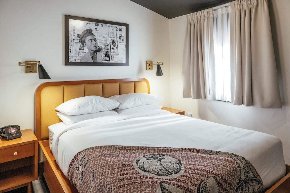 Dew Drop Inn photo 11