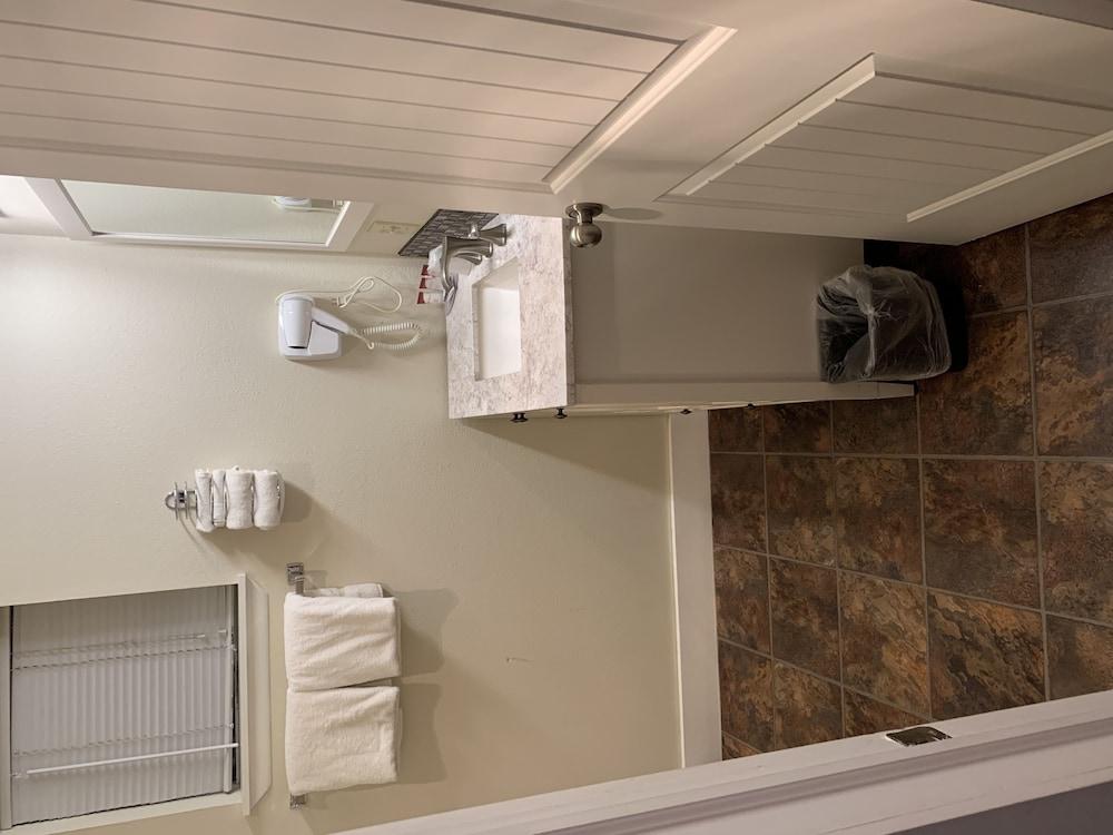 Morgan Inn And Suites photo 63