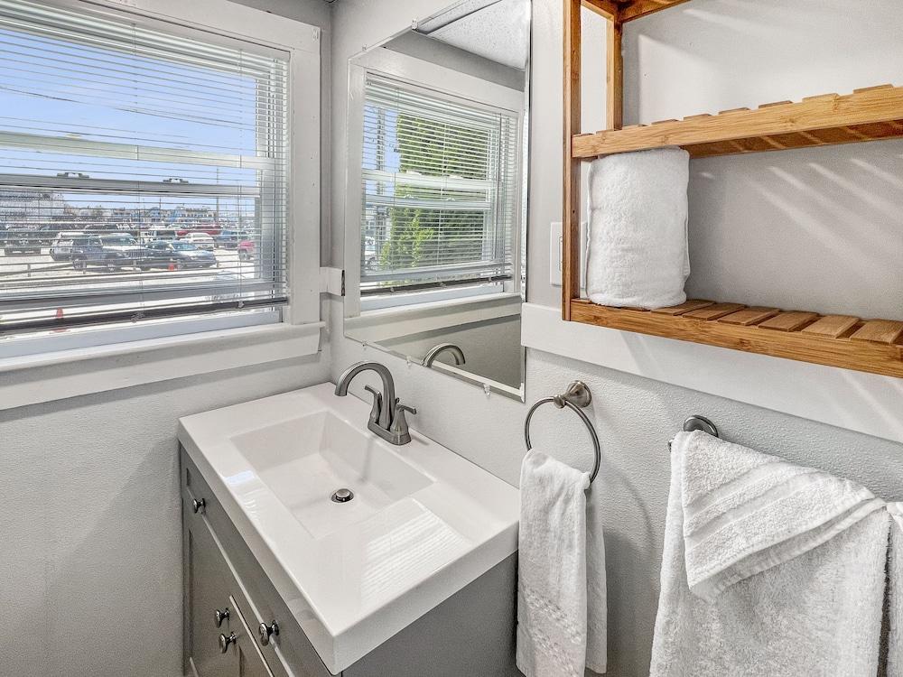 Ocean Air Suites photo 27