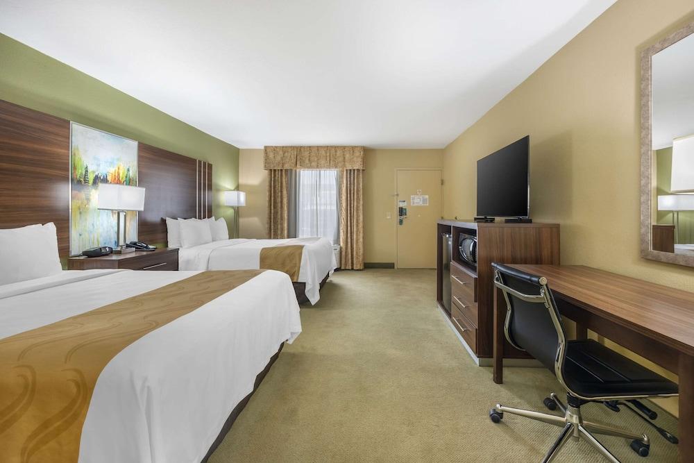 Quality Inn Paris photo 20