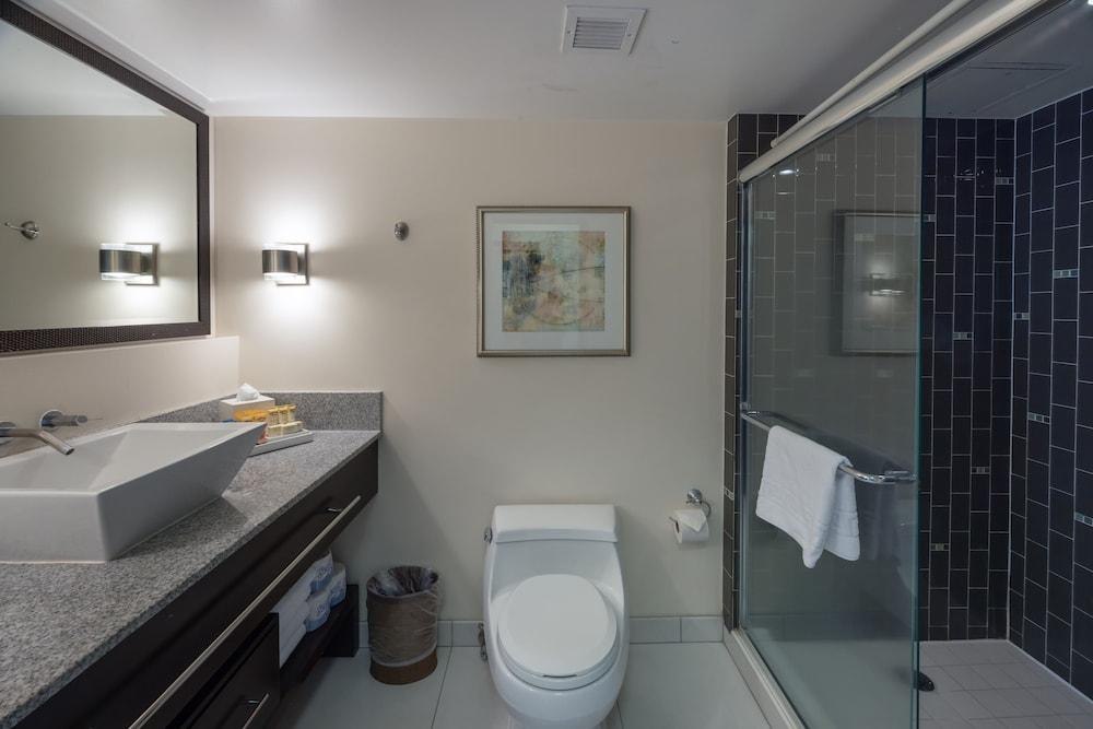 Regency on Beachwalk Waikiki by OUTRIGGER photo 49