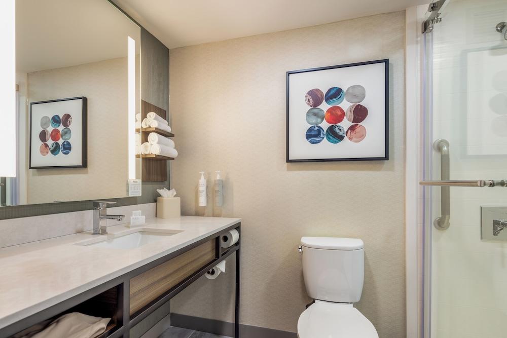 Hilton Garden Inn Chicago / Oak Brook photo 14