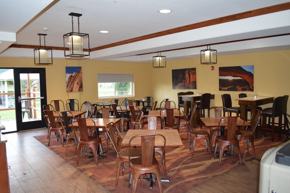 First Choice Inns at the Swell photo 25
