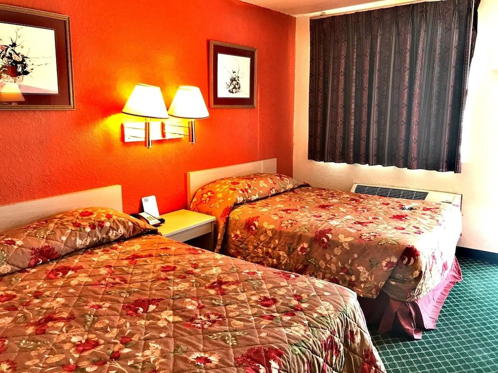 QC Stay Inn photo 14
