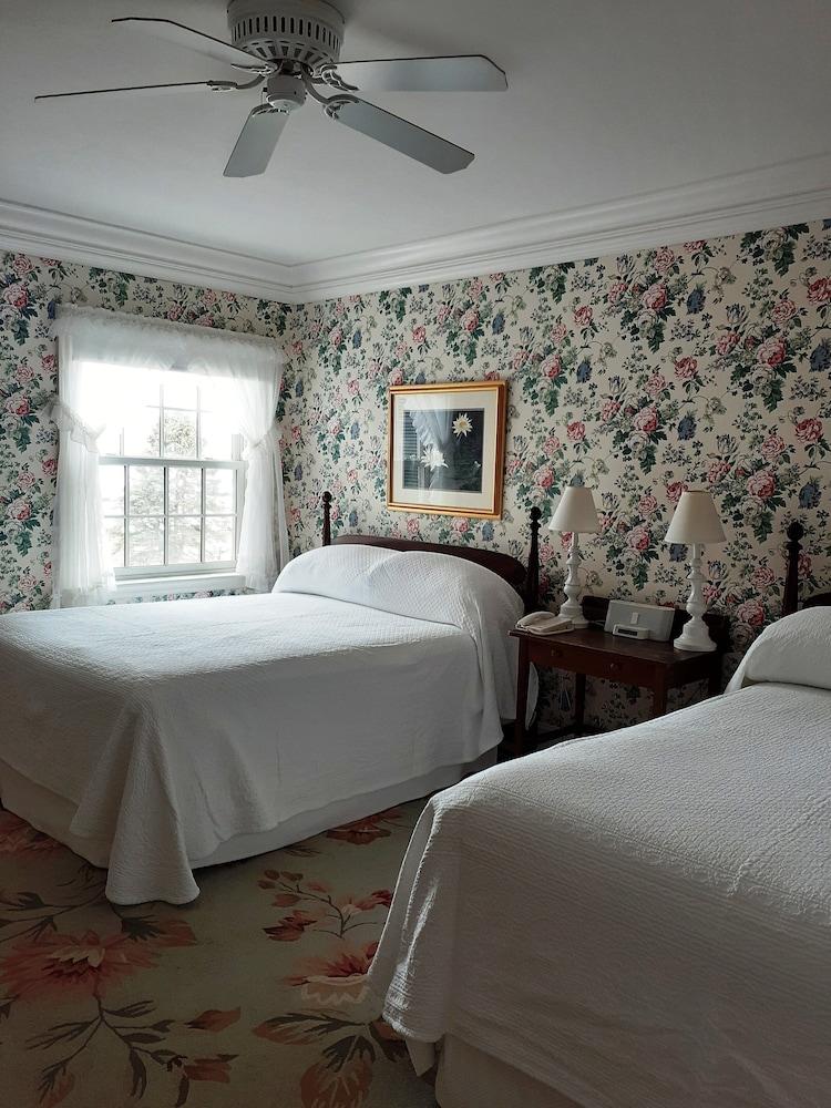 The Colony Hotel photo 64