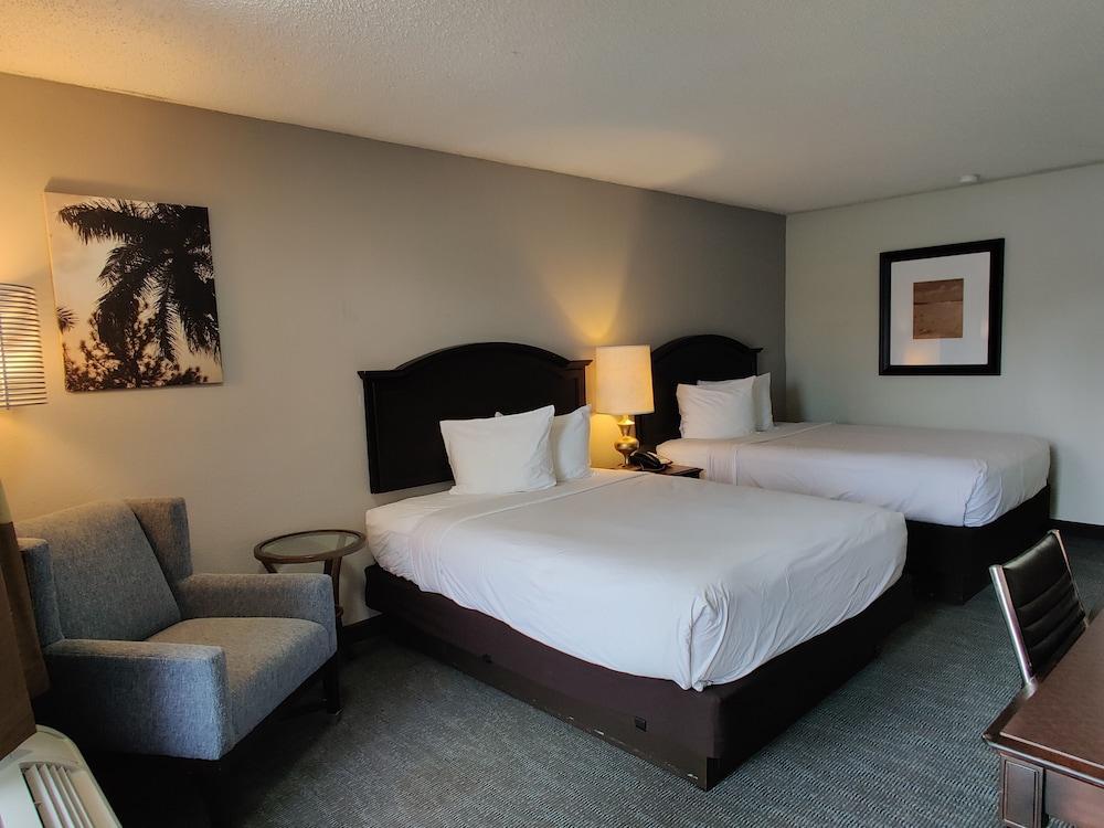Rodeway Inn Lumberton Central photo 5