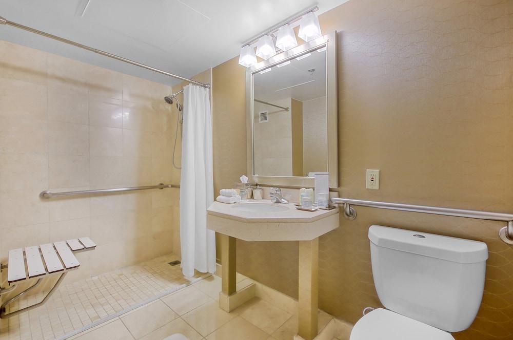 Omni Los Angeles Hotel at California Plaza photo 62