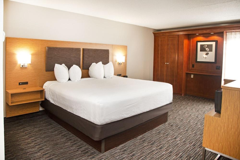 MainStay Suites Springfield IL photo 10